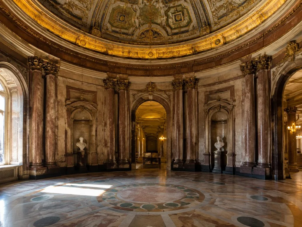 A rotunda on the Palais Garnier visit route